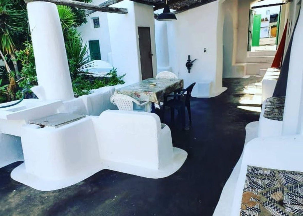 TRIPLE ROOM, WOMEN ONLY - Stromboli Poi Retreat 2026 - Deposit