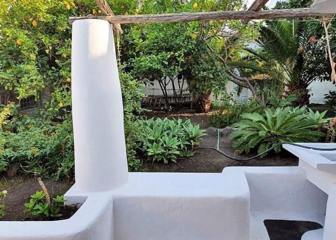 TRIPLE ROOM, WOMEN ONLY - Stromboli Poi Retreat 2026 - Deposit